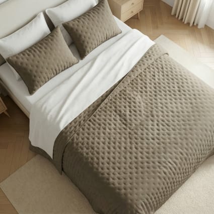 Einfarbige gesteppte Tagesdecke extra weich Braun 280x270 cm Pure