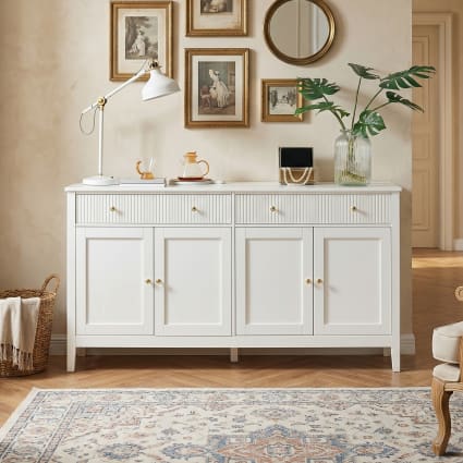 Sideboard mit 2 Schubladen, Rillen-Design, 4 Türen, Goldgriffe, weiß