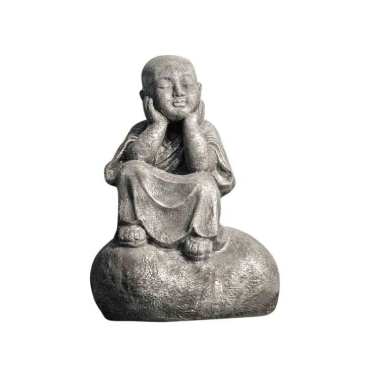Estatua monje shaolín pensativo pátina gris 80 cm
