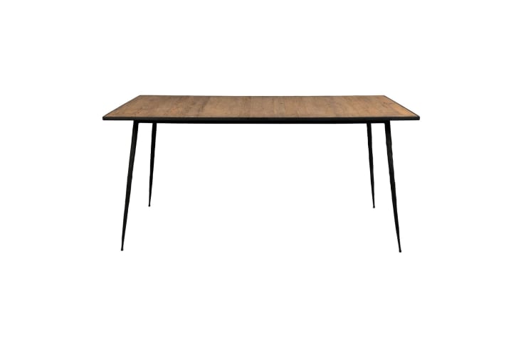Table en bois marron