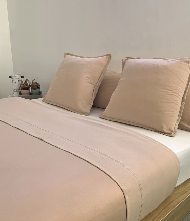 Sábana punto 100% algodón cobre para cama de 150 cm con almohadas CAFECREAM | Maisons du
