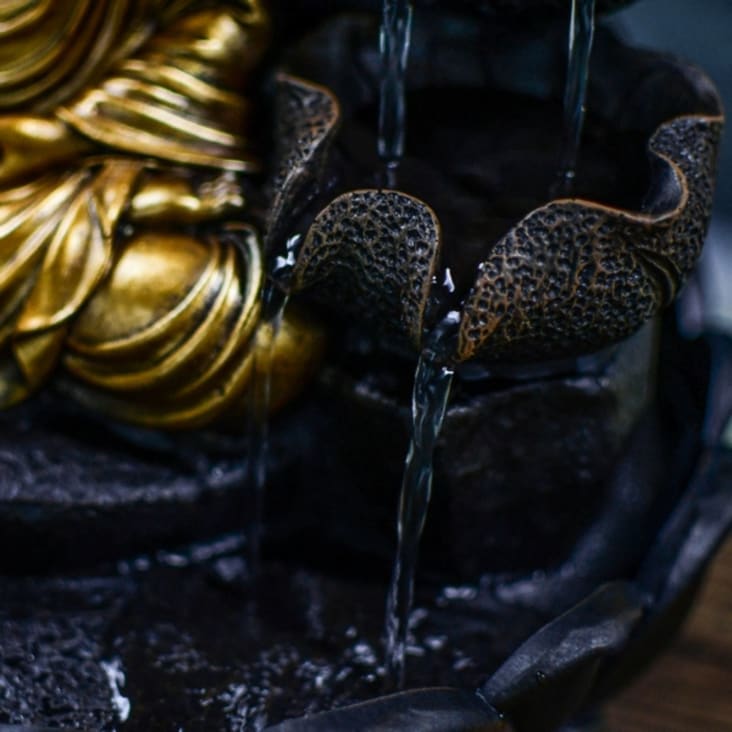 Fontaine bouddha et cascade de 3 lotus en résine marron et doré - H 40