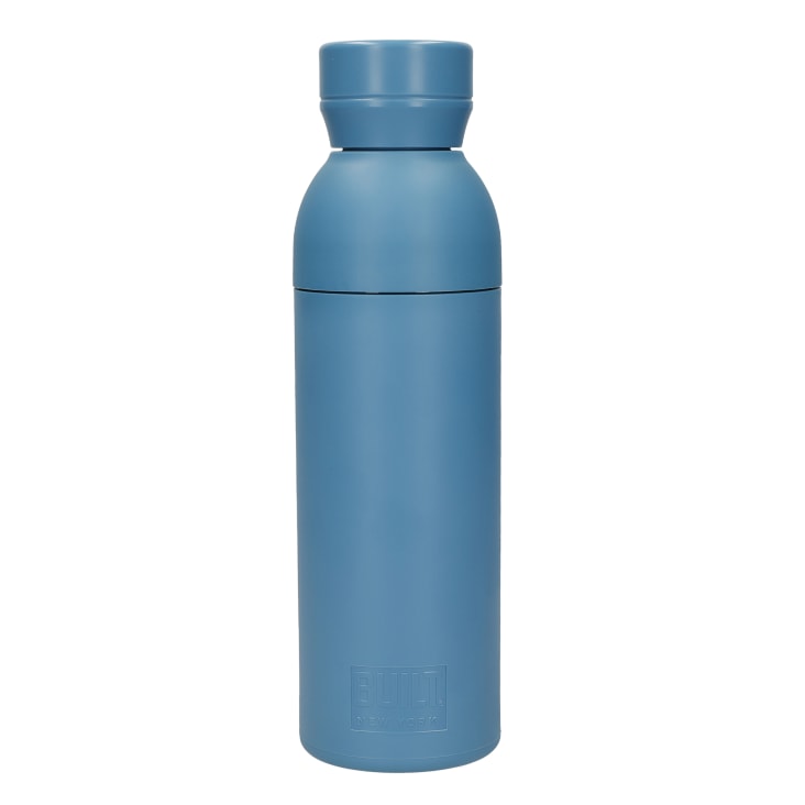 Botella de agua reutilizable y solidaria
