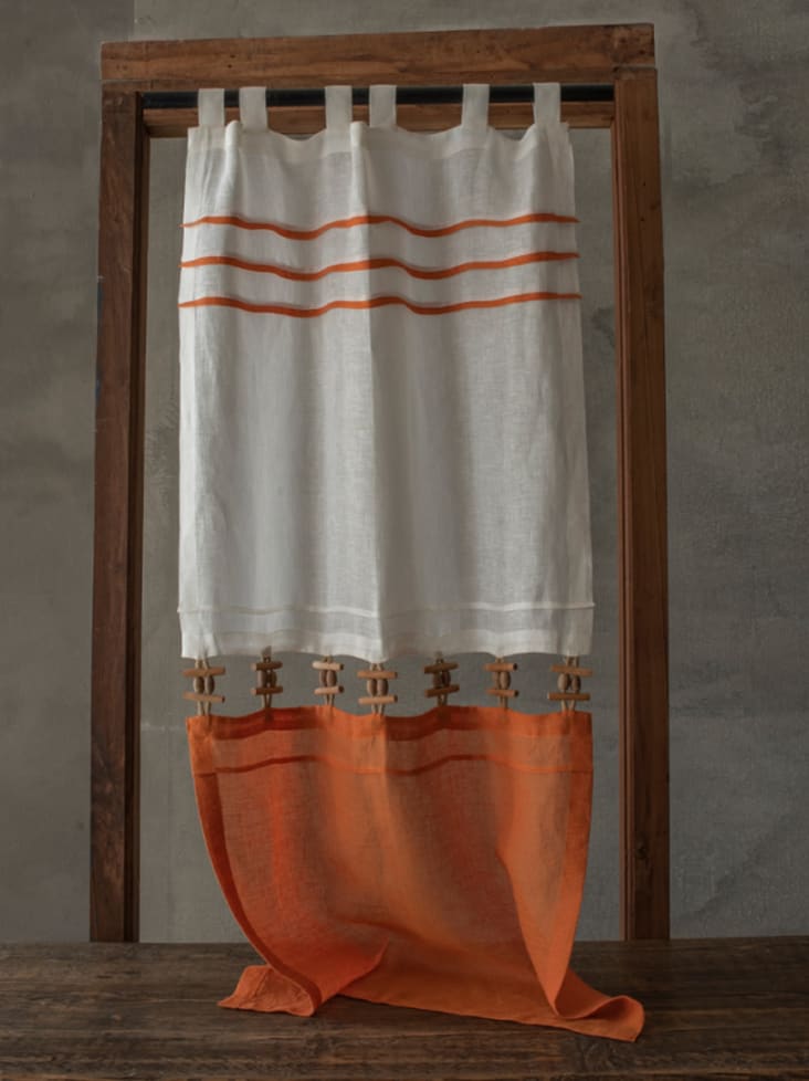 Tenda a vetro in lino bianco e arancione con decori in legno 90x220cm  DRIADE