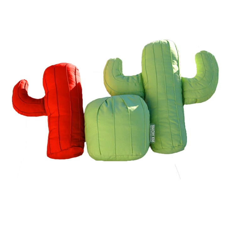 Lot de 3 coussins extérieur cactus vert et rouge | Maisons du Monde Lot de 3 coussins extérieur cactus vert et rouge | Maisons du Monde
