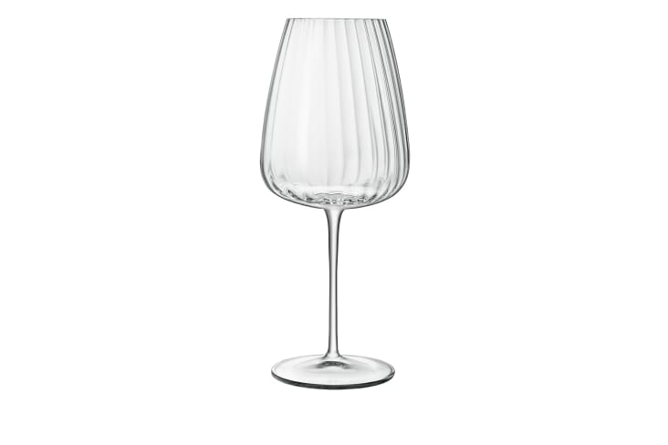 Service de verres en cristal de Bohême comprenant : 6 verres à eau, 6 verres à vin rouge, 6 Service de verres en cristal de Bohême comprenant : 6 verres à eau, 6 verres à vin rouge, 6