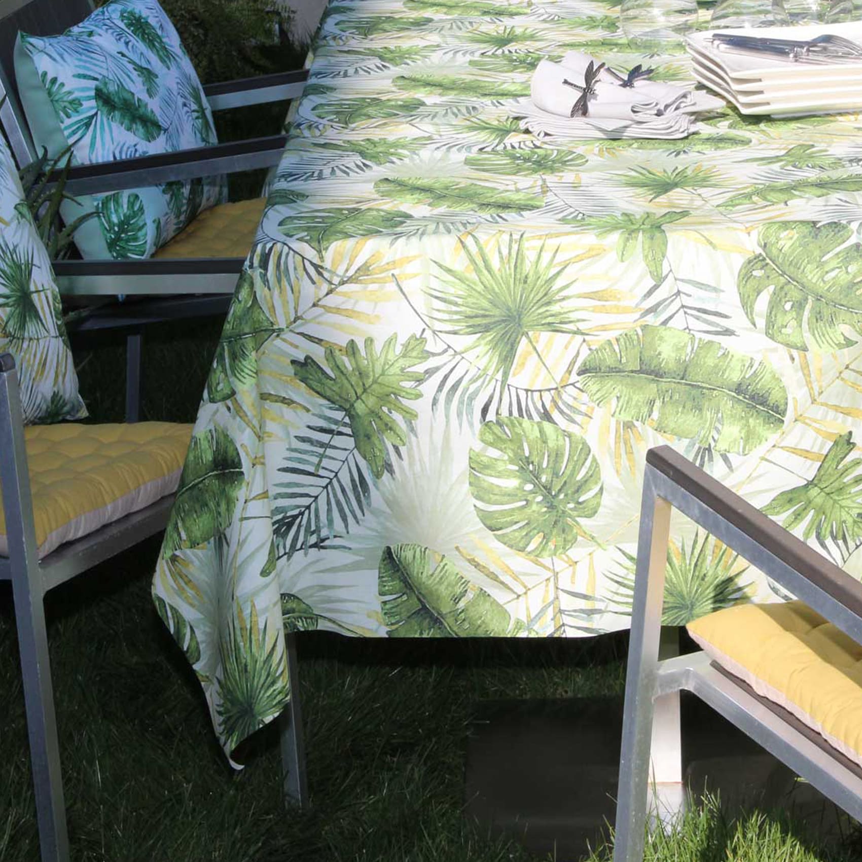 Nappe enduite au style jungle coton vert 150x150 cm BOTANIQUE