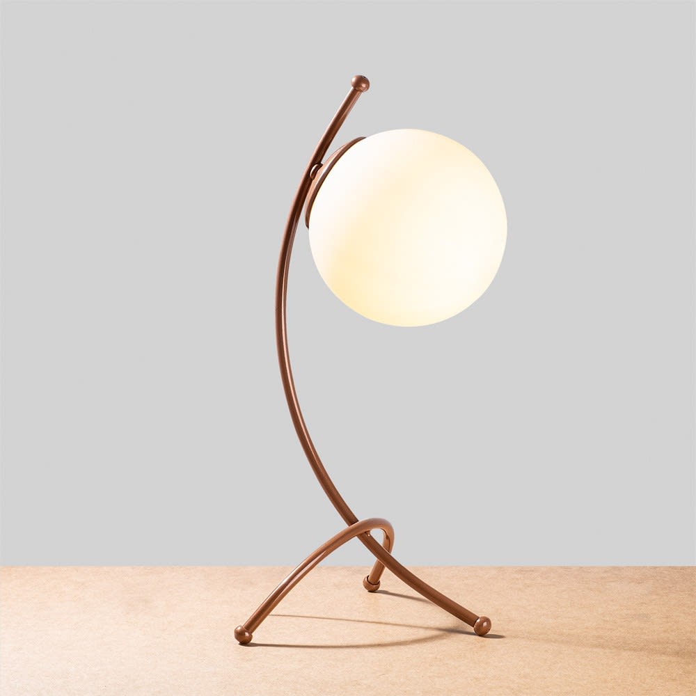 Lampada da tavolo minimalista rame con sfera in vetro e cavo nero KELEN