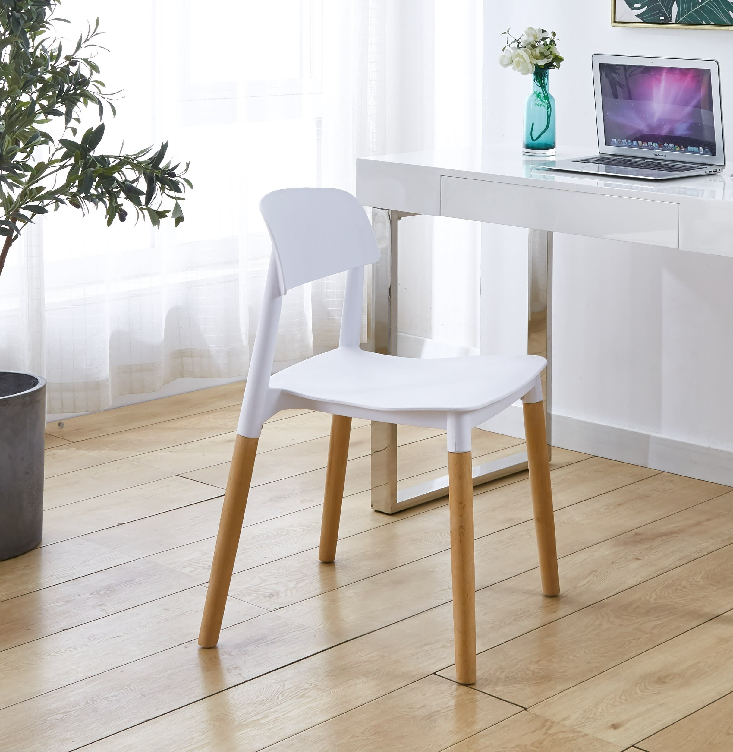 Set di 4 sedie bianche stile nordico