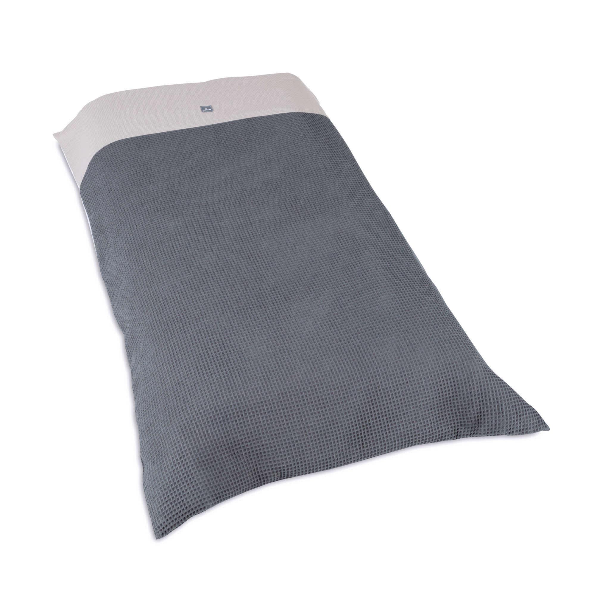 Cama a ras de suelo Montessori de 70x140cm en color gris