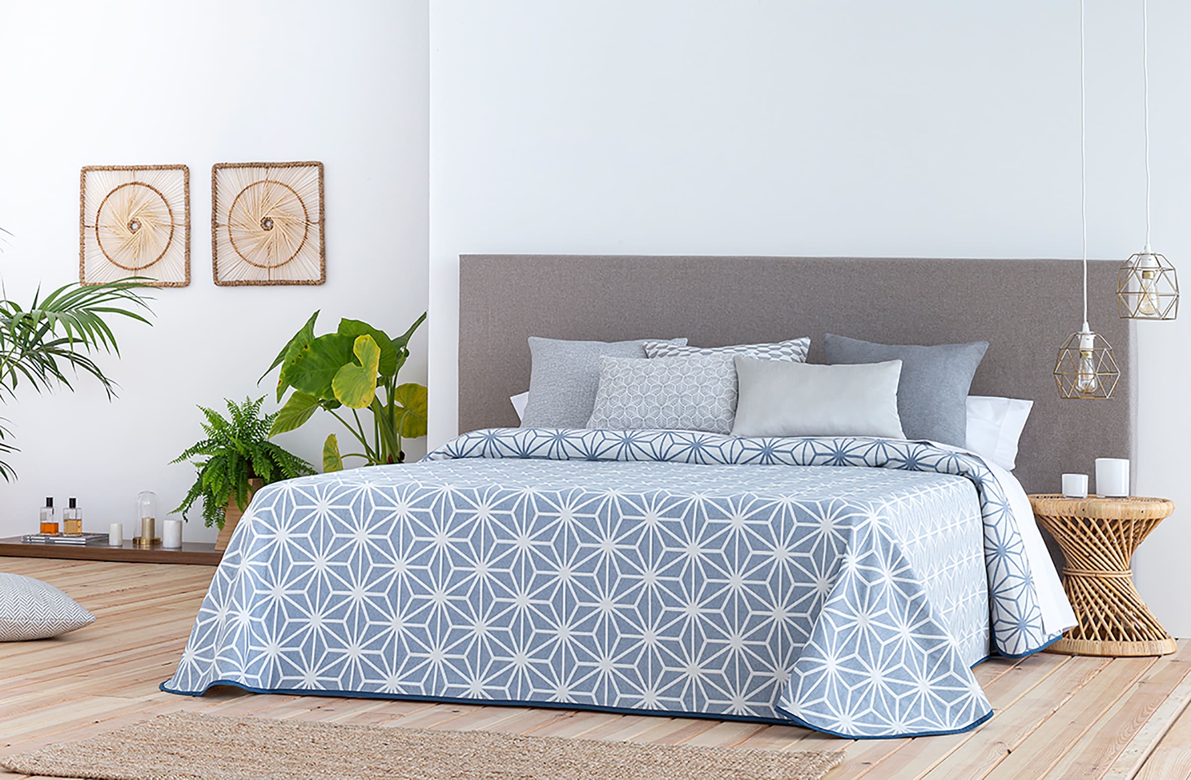 cubrecama entretiempo cama 150 cm azul ALBORÁN | Maisons du Monde