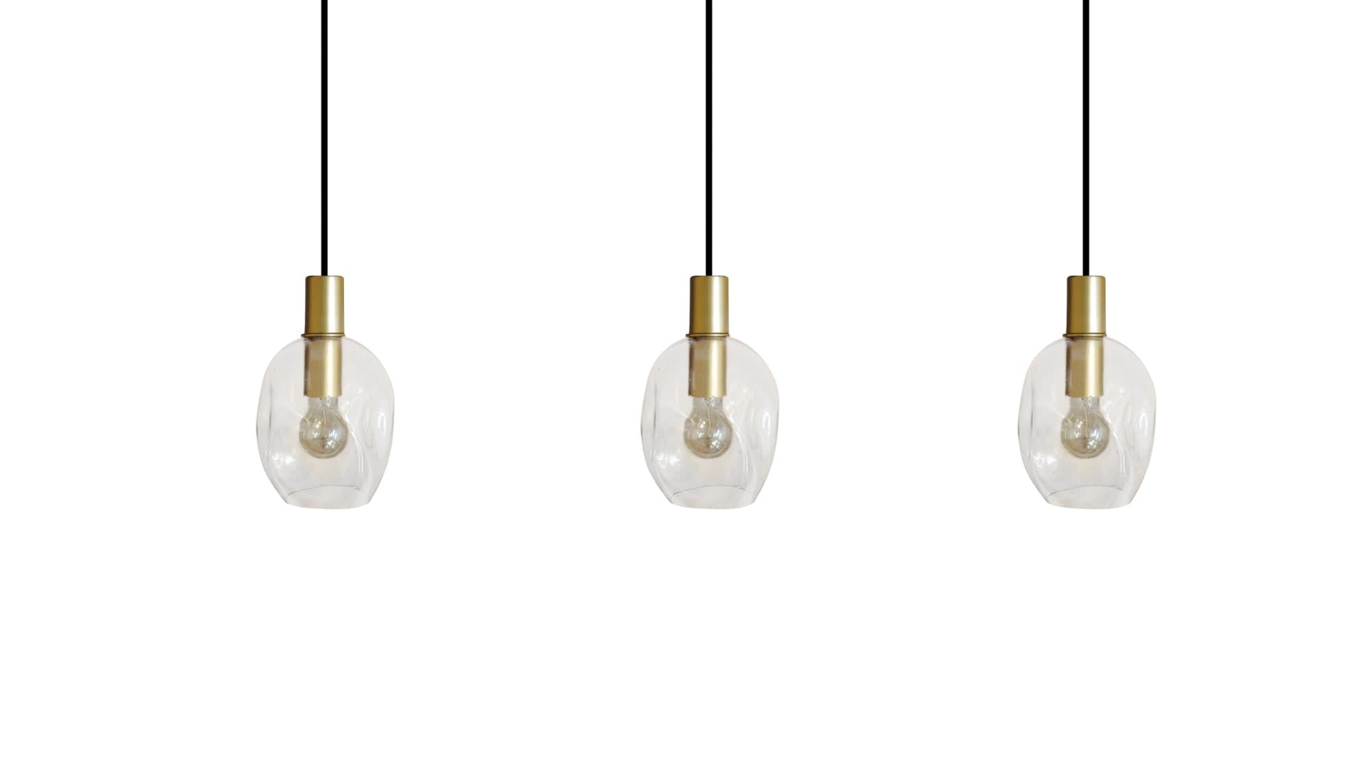 Lustre en bronze avec sphères bougies suspendu au plafond en bois d'une ancienne villa