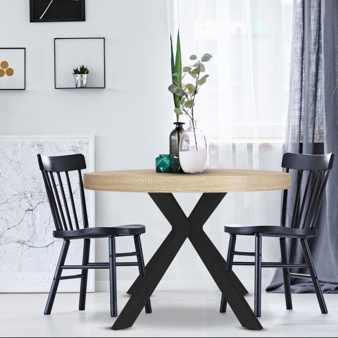 Table ronde extensible noir et chêne clair Table ronde extensible noir et chêne clair