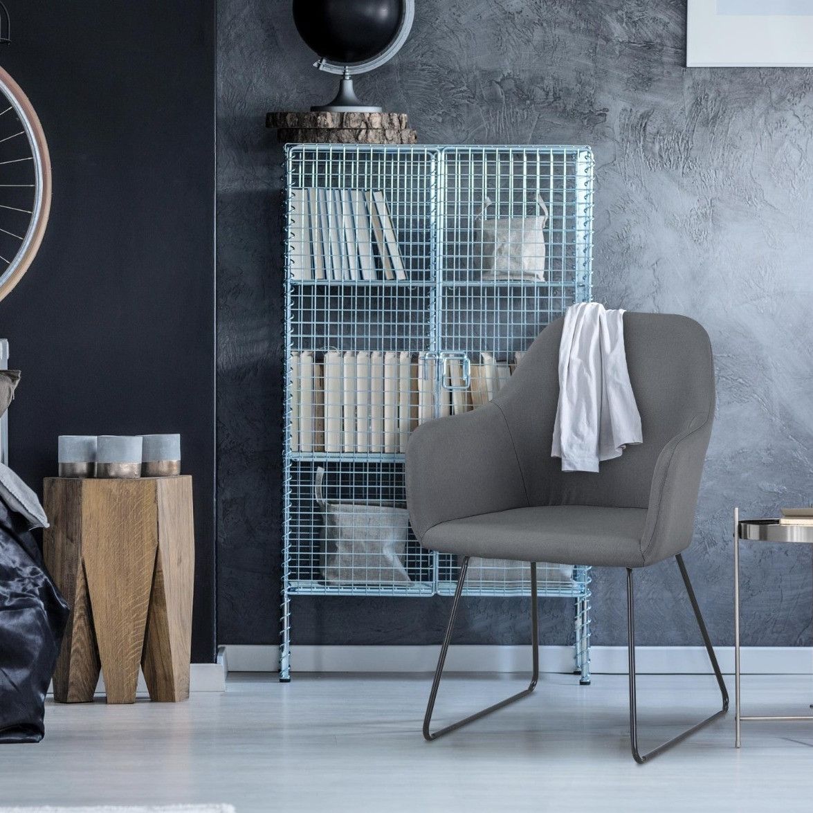 Fauteuil de table métal noir et tissu gris