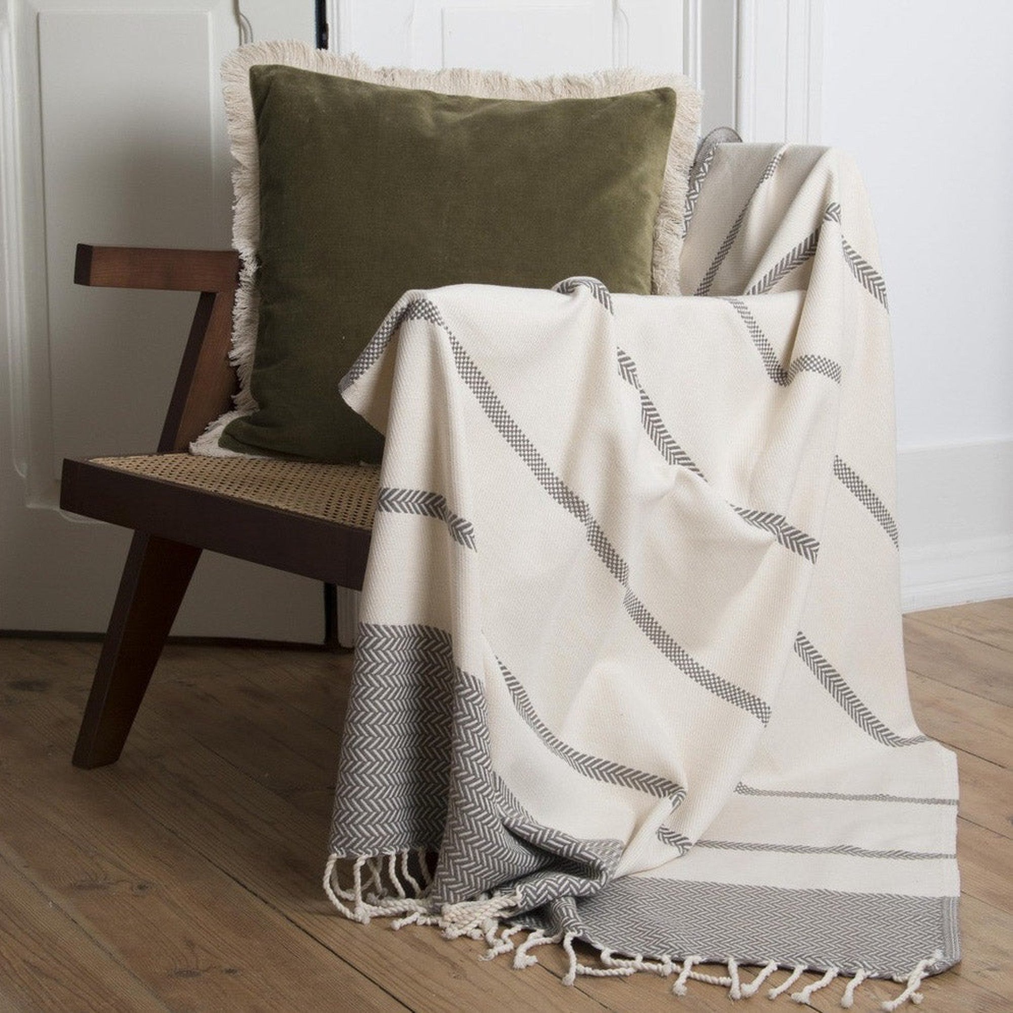 Plaid en coton 160x250 Ecru et noir Plaid en coton 160x250 Ecru et noir