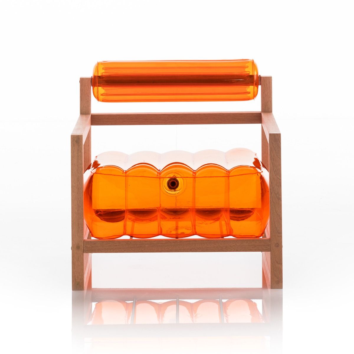 Fauteuil orange cristal cadre bois