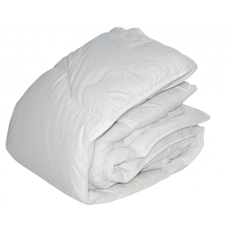 Couette synthétique en polyester blanc 200x200 Couette synthétique en polyester blanc 200x200
