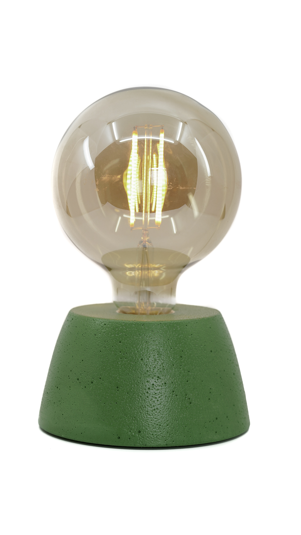Lampe dôme en béton vert fabrication artisanale