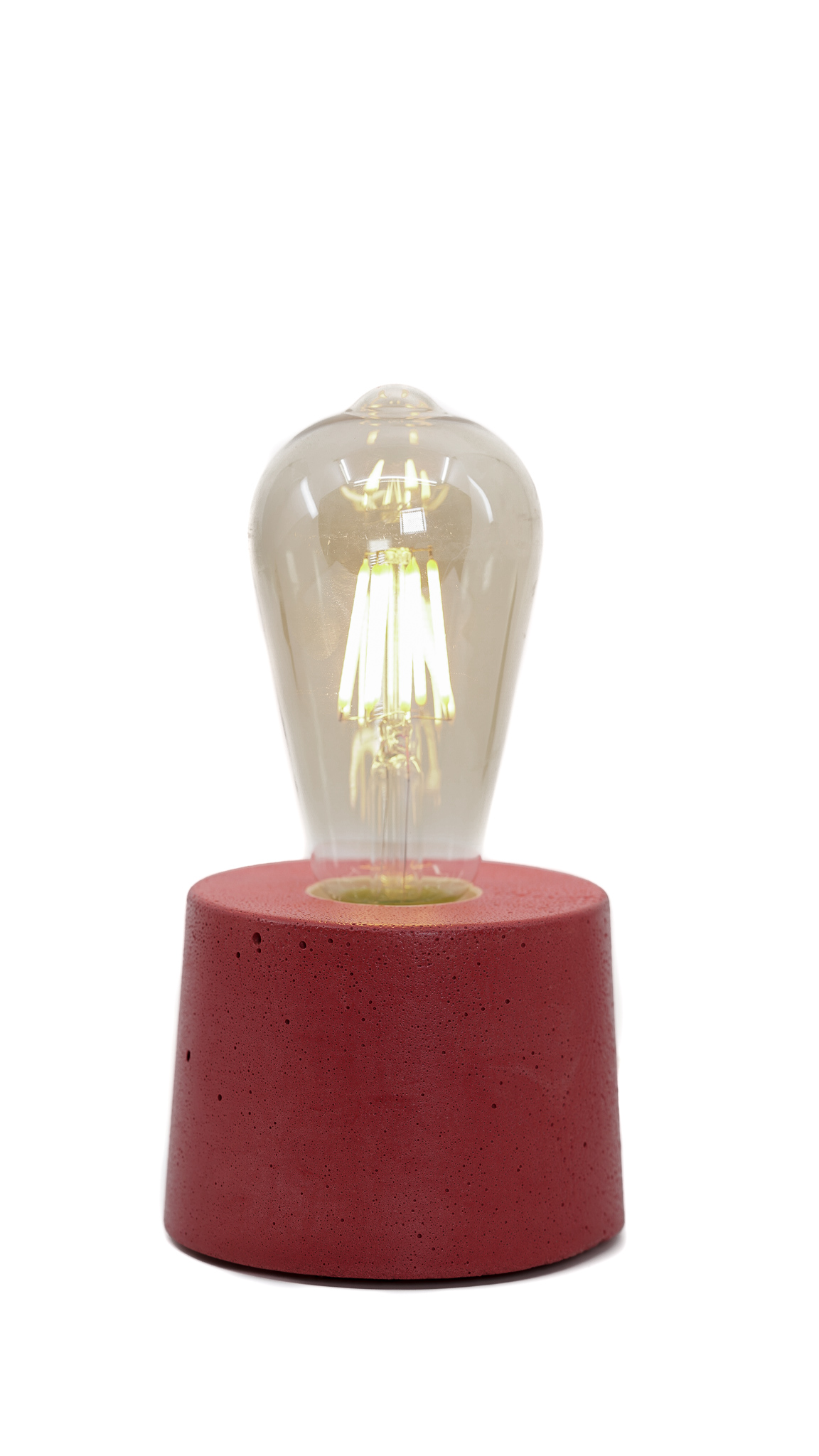 lampe cylindrique en béton rouge fabrication artisanale