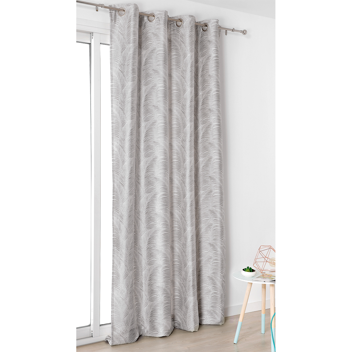Rideau à oeillets aux motifs palmes polyester gris clair 250x145 Rideau à oeillets aux motifs palmes polyester gris clair 250x145