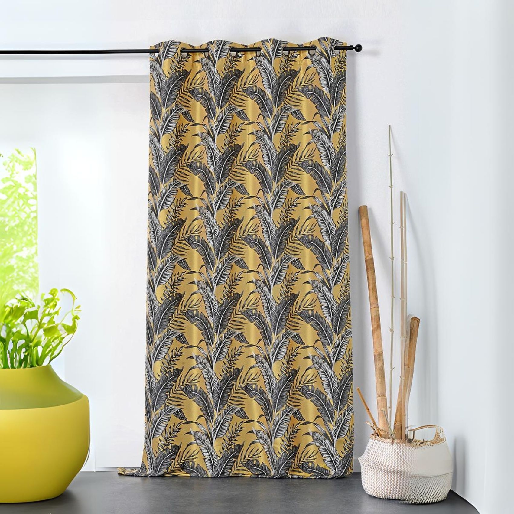 Rideau tendance aux impressions exotiques polyester jaune 245 x 135 Rideau tendance aux impressions exotiques polyester jaune 245 x 135