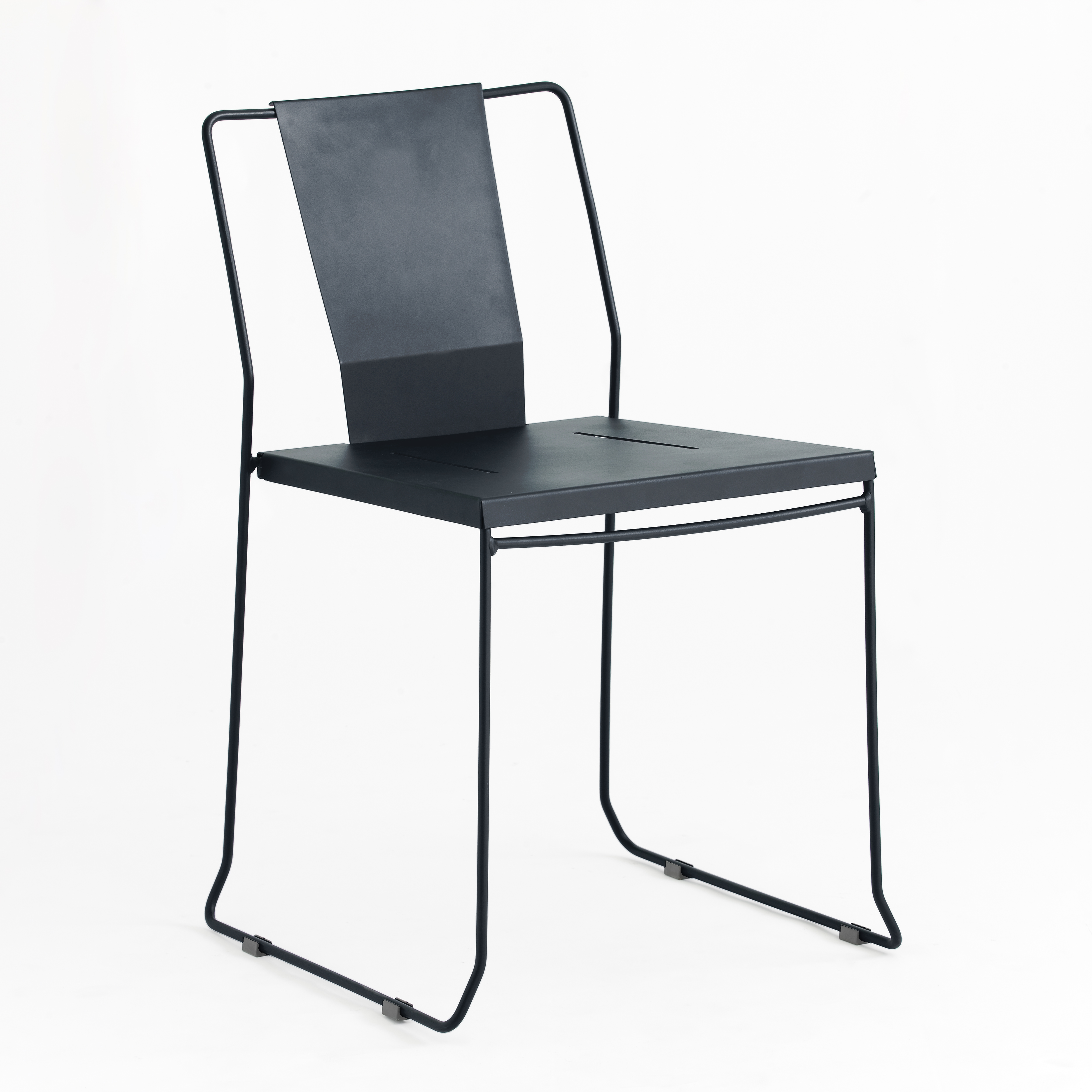 Chaise en acier gris