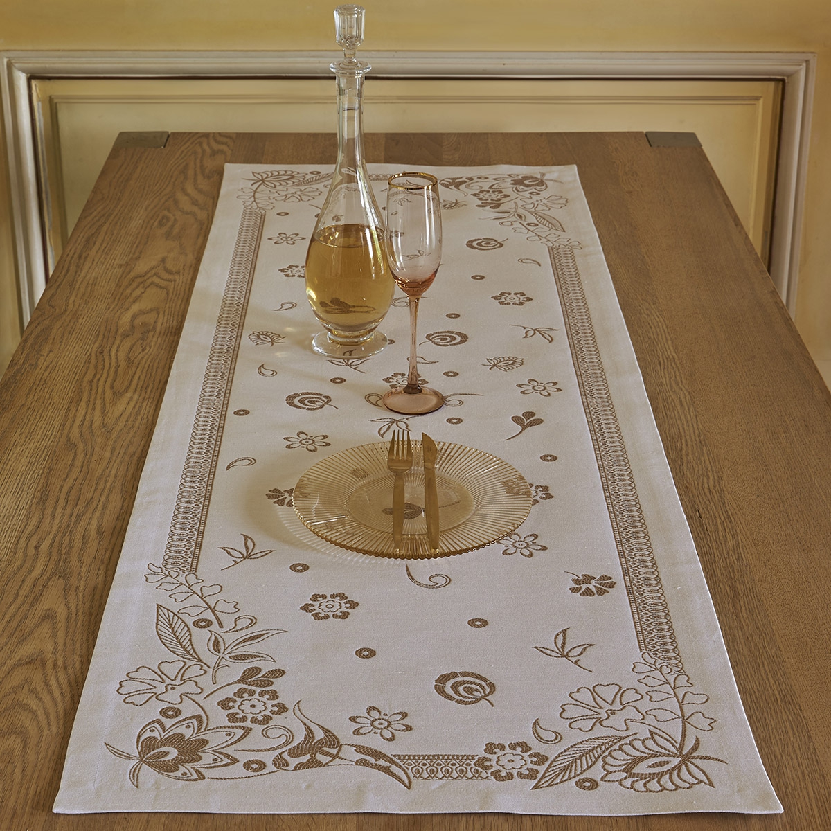 Chemin de table en lin dore 50x150