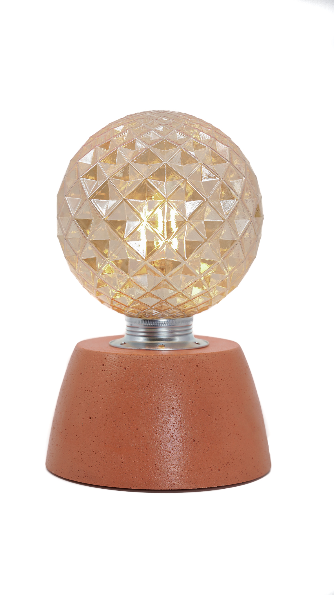 Lampe dôme diamant béton orange fabrication artisanale Lampe dôme diamant béton orange fabrication artisanale