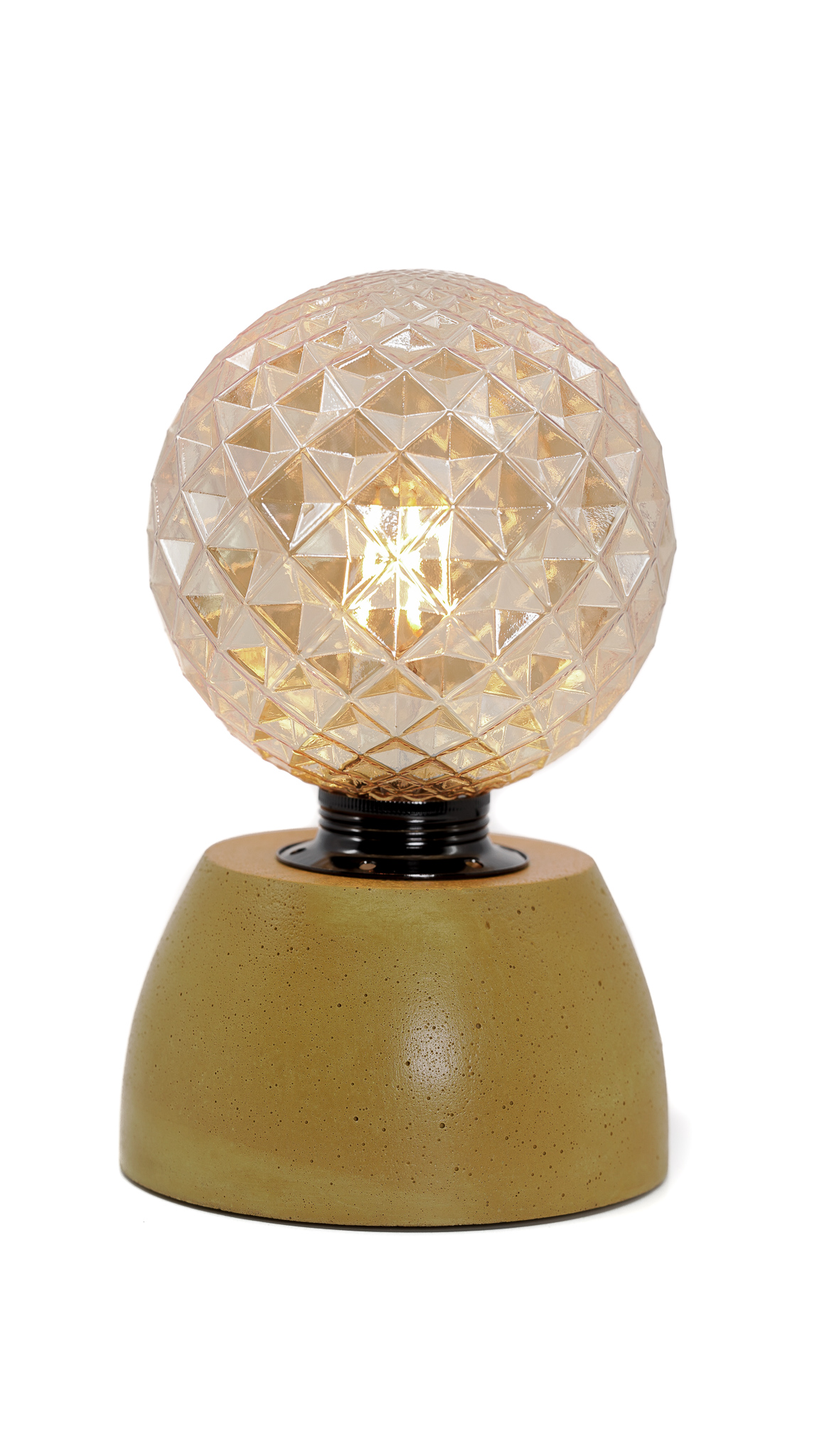 Lampe dôme diamant béton jaune fabrication artisanale Lampe dôme diamant béton jaune fabrication artisanale