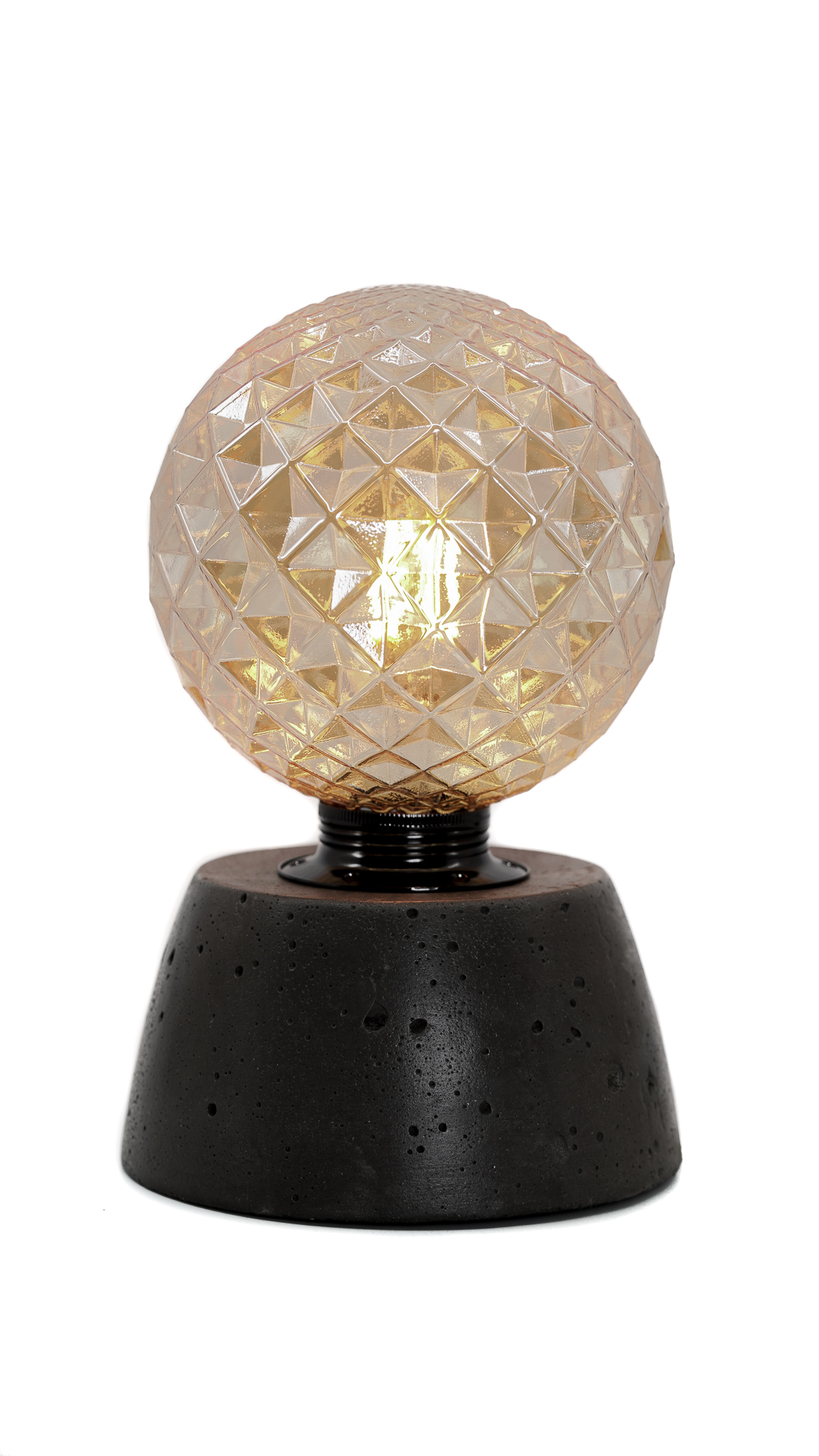 Lampe dôme diamant béton anthracite fabrication artisanale Lampe dôme diamant béton anthracite fabrication artisanale