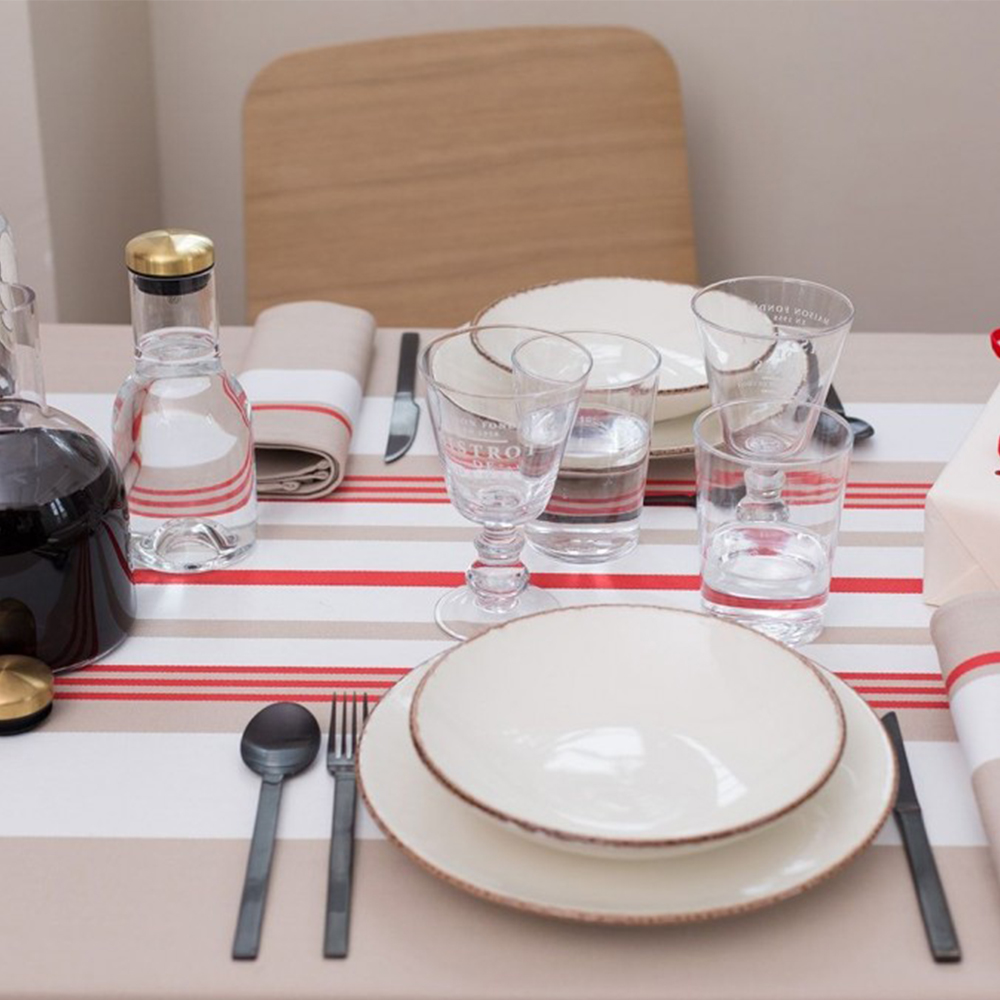 Nappe rouge 180x180 Nappe rouge 180x180