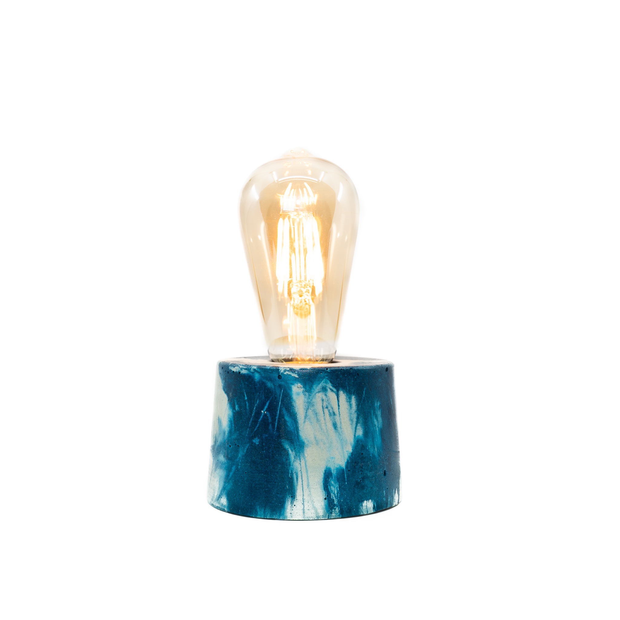 Lampe cylindre marbré en béton bleu pétrole fabrication artisanale