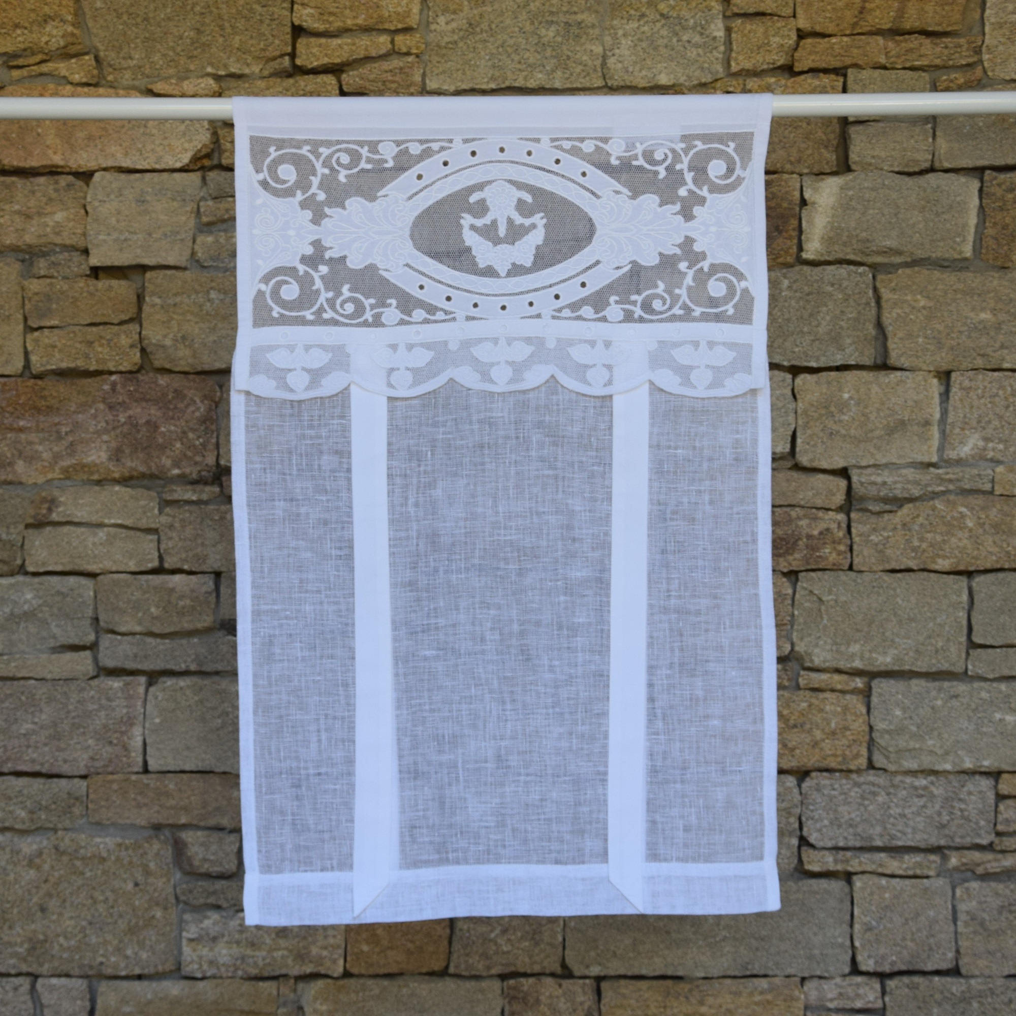Store en lin blanc et broderies 80X160 CM (photo) Store en lin blanc et broderies 80X160 CM