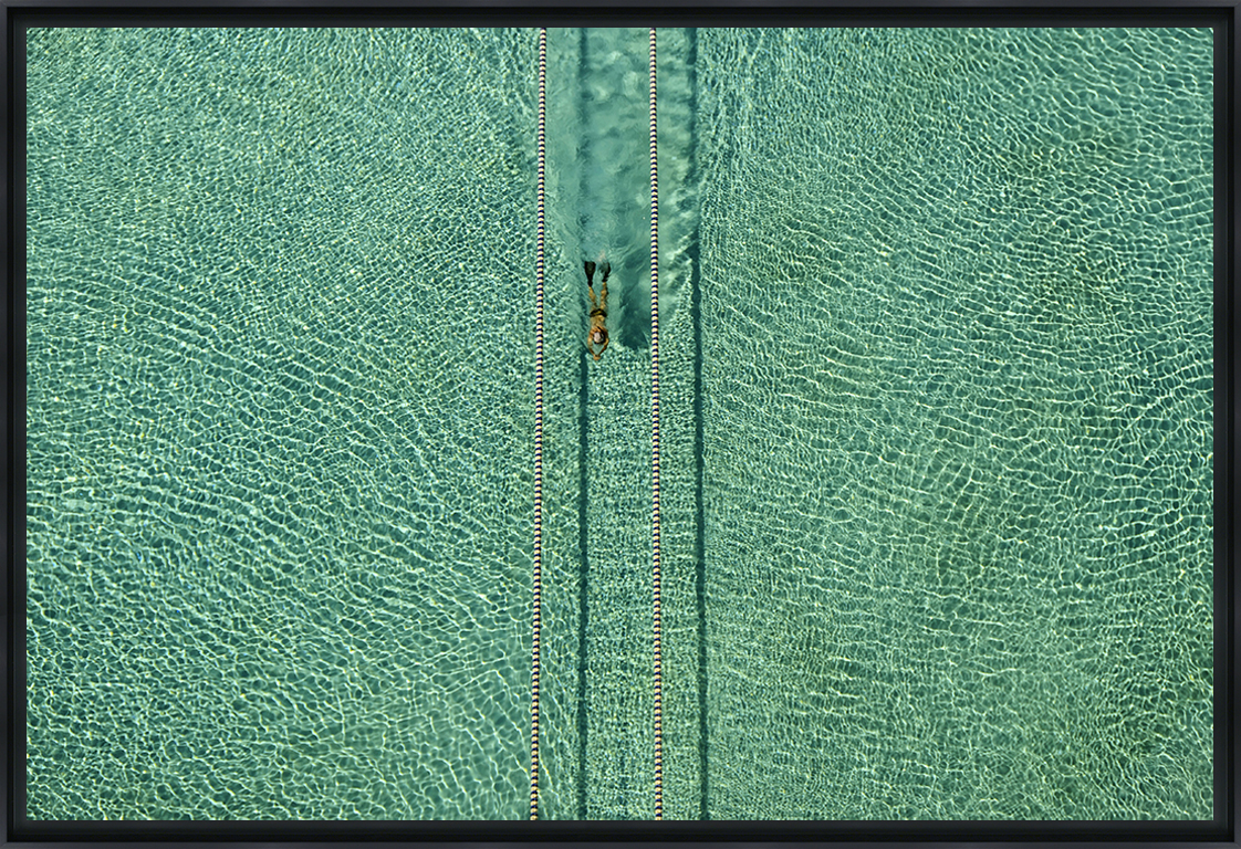 SWIMMER - Photo encadrée de Hossein Nikzad Amoli 60x40 cm SWIMMER - Photo encadrée de Hossein Nikzad Amoli 60x40 cm