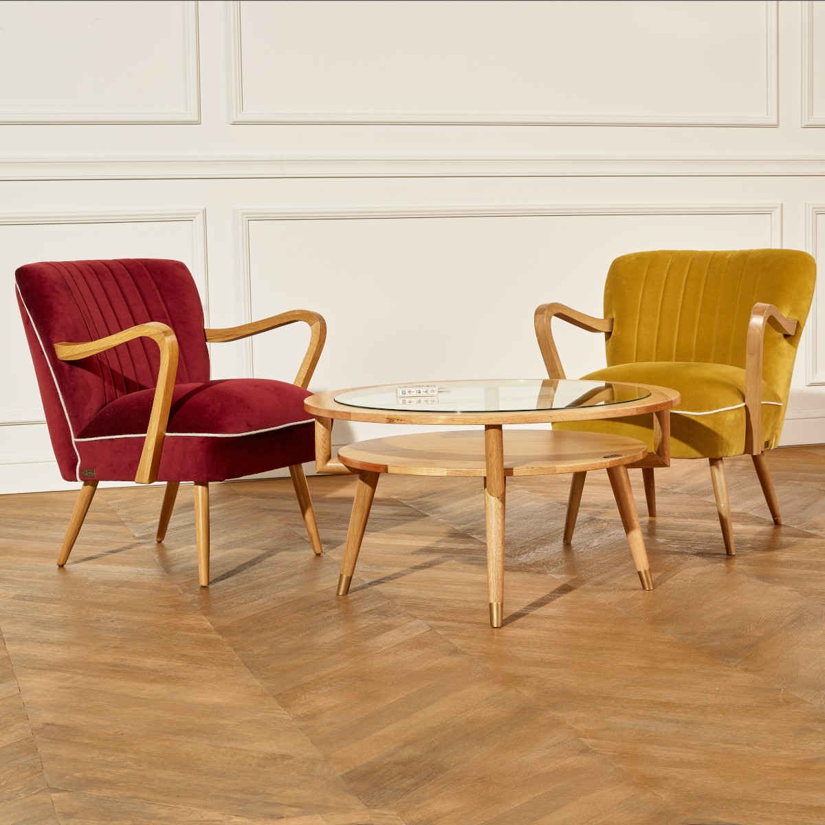 Fauteuil vintage à accoudoirs jaune moutarde Fauteuil vintage à accoudoirs jaune moutarde