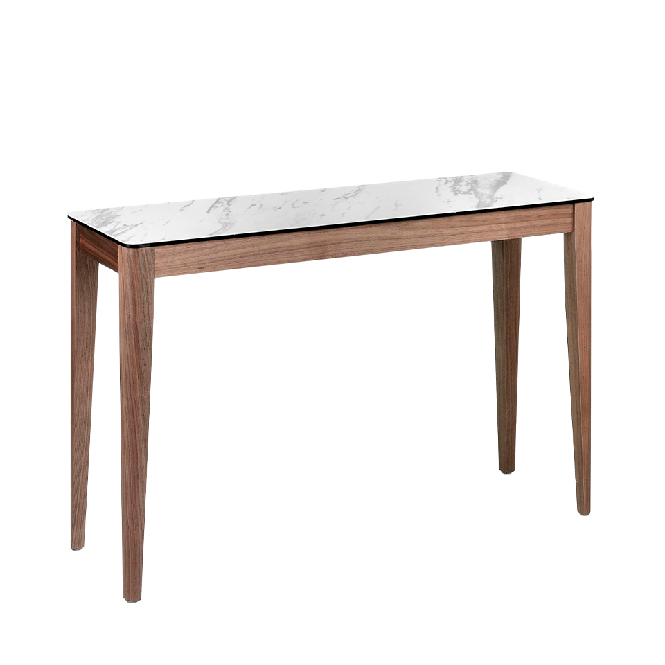 Console en bois plaqué noyer et plateau en porcelaine. Console en bois plaqué noyer et plateau en porcelaine.