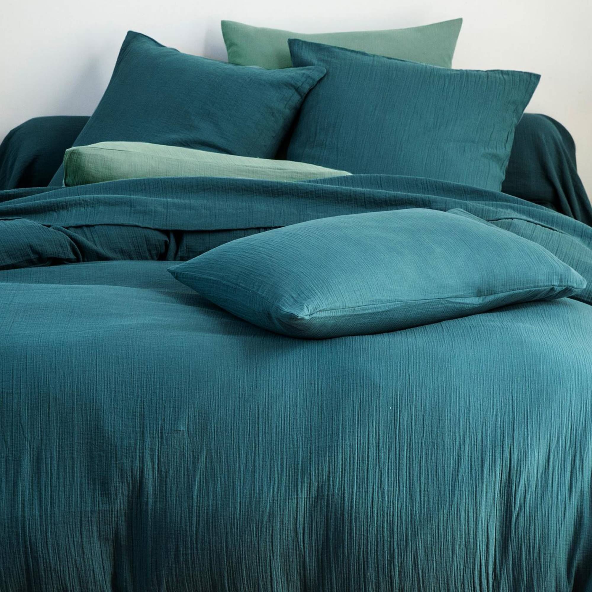 Drap-housse 90x200 en gaze de coton bleu canard (photo) Drap-housse 90x200 en gaze de coton bleu canard