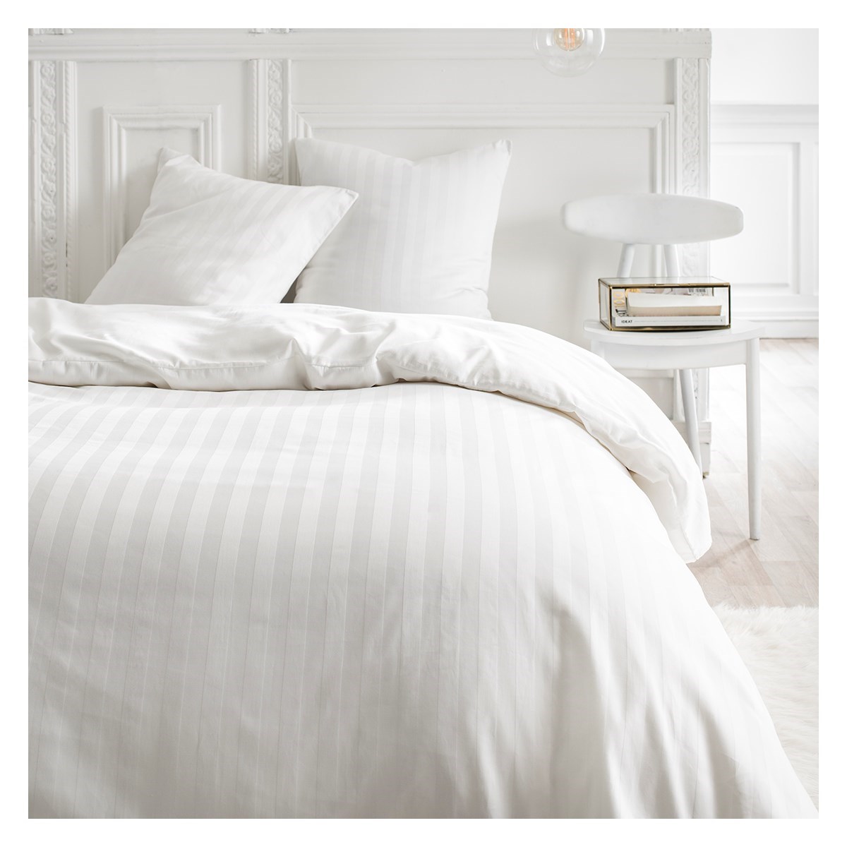 Parure de lit 2 personnes en Coton Blanc 240x260 cm Parure de lit 2 personnes en Coton Blanc 240x260 cm