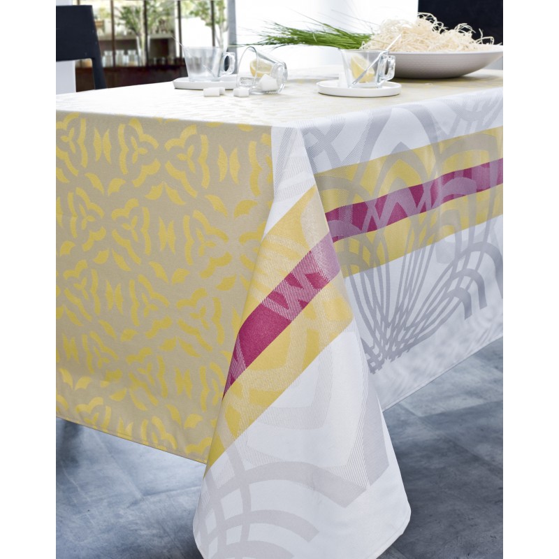 Nappe jacquard enduit acrylique curry 160x200 cm Nappe jacquard enduit acrylique curry 160x200 cm