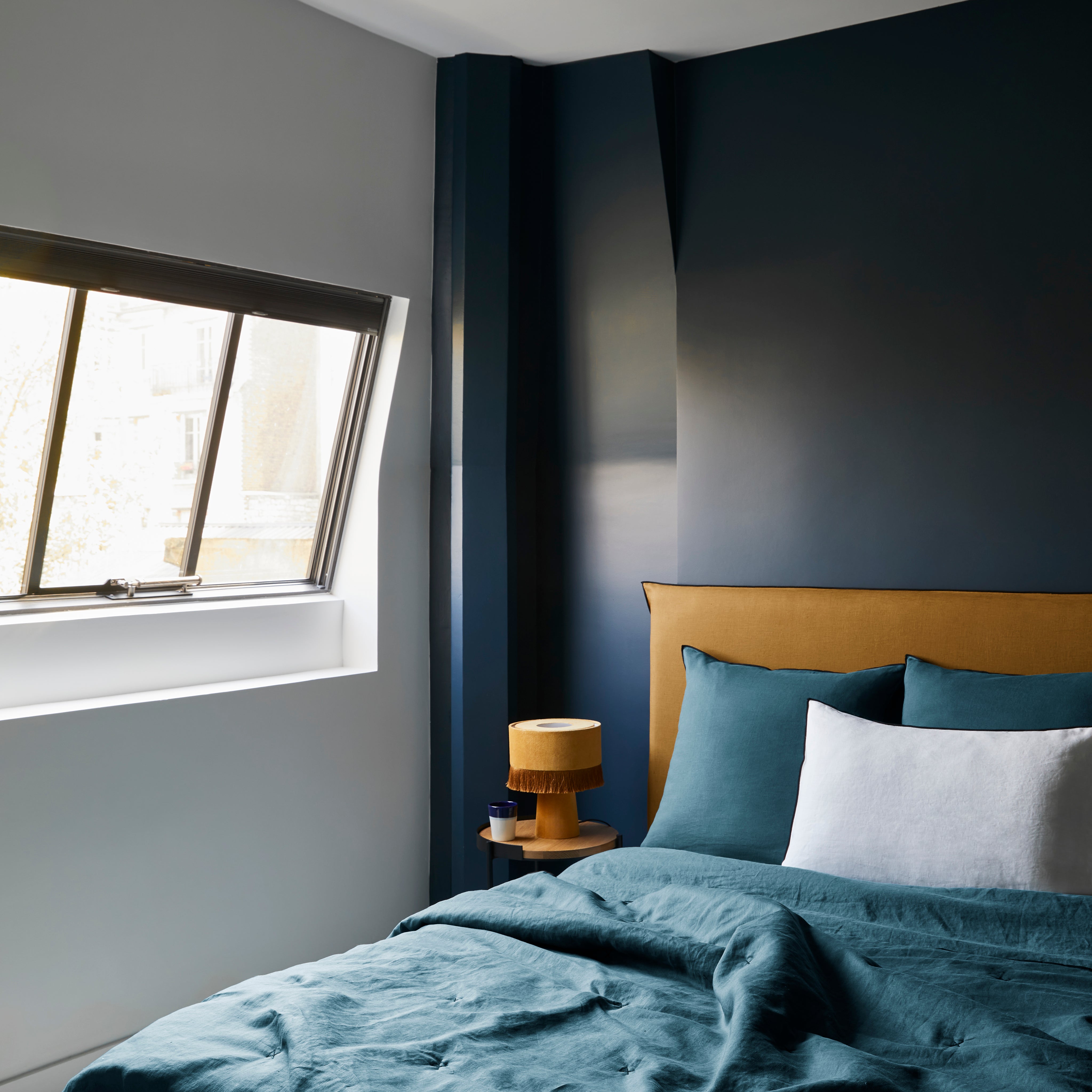 Couvre-lit matelassé 250x280 cm Bleu vert et bourdon noir en Lin