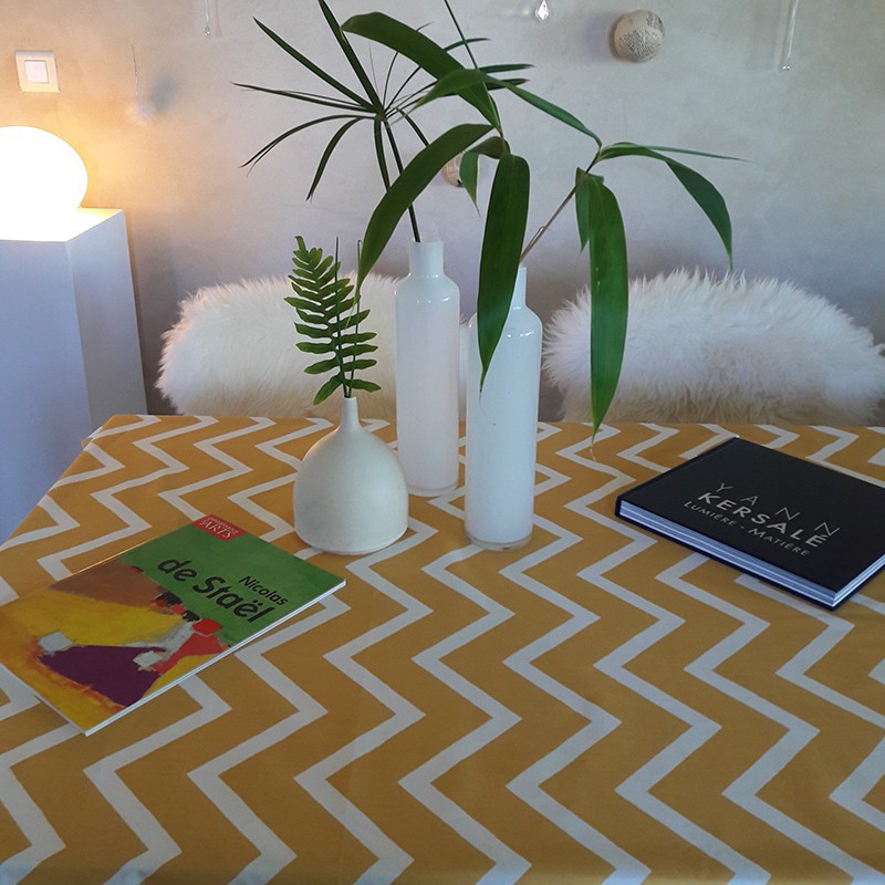 Nappe enduite rectangle 160 x 300 cm jaune (photo) Nappe enduite rectangle 160 x 300 cm jaune