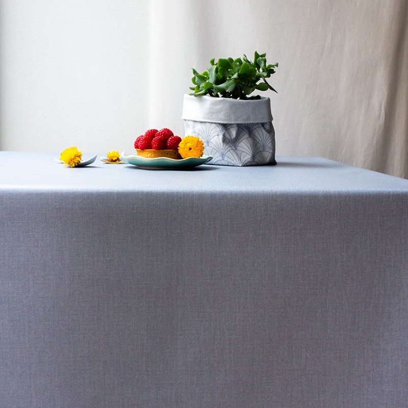 Nappe enduite rectangle 160 x 300 cm gris (photo) Nappe enduite rectangle 160 x 300 cm gris
