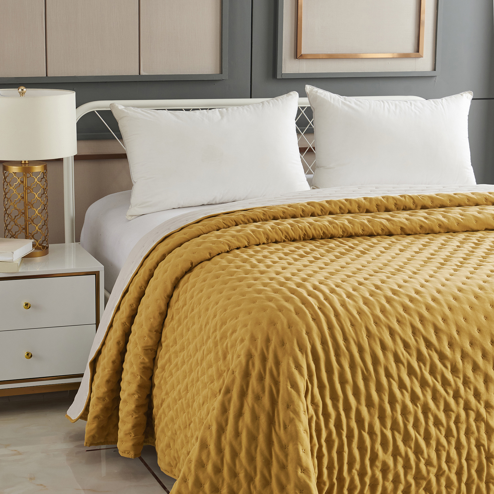 Dessus de lit matelassé réversible polyester ocre 260x240