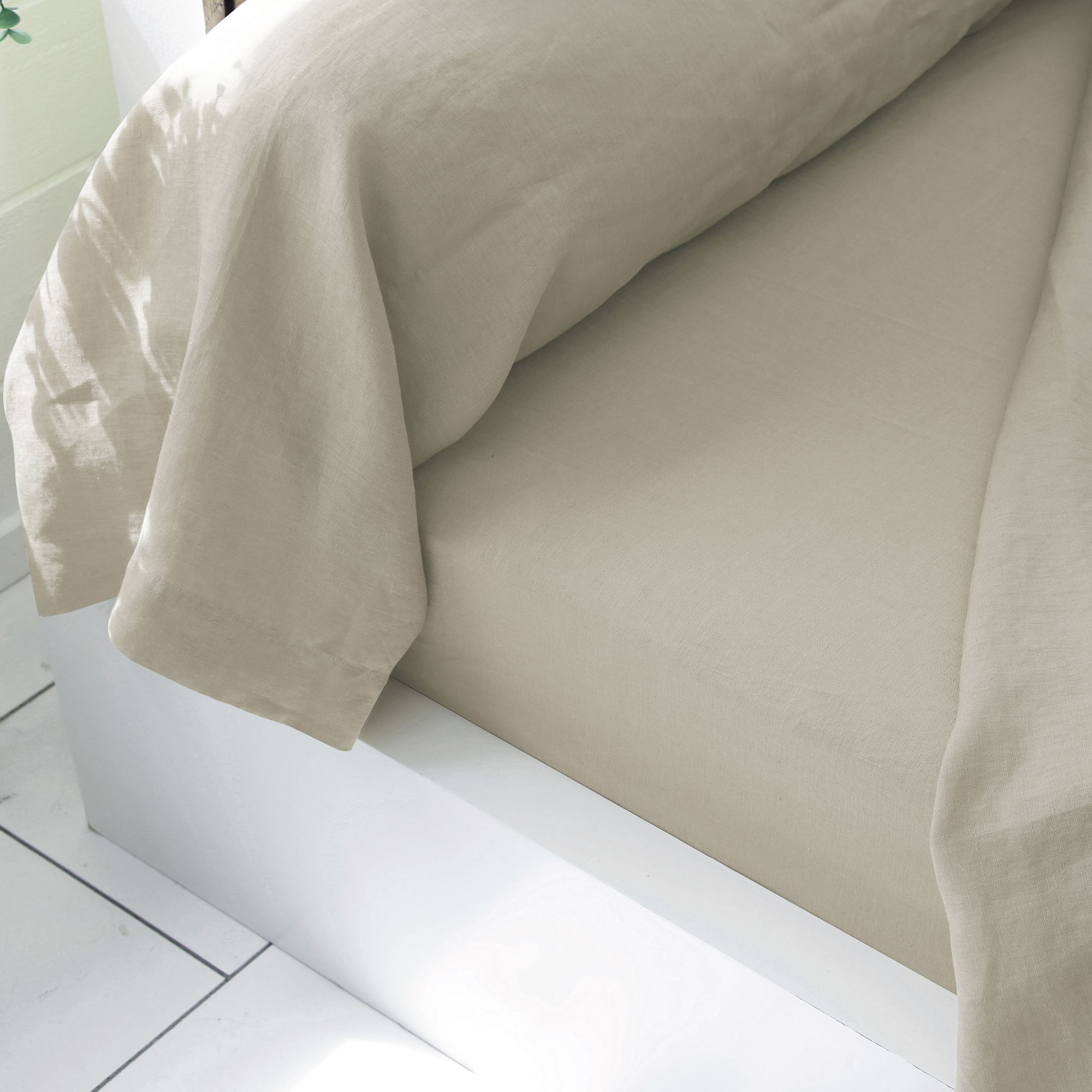 Drap-housse 90x200 en gaze de coton blanc (photo) Drap-housse 90x200 en gaze de coton blanc