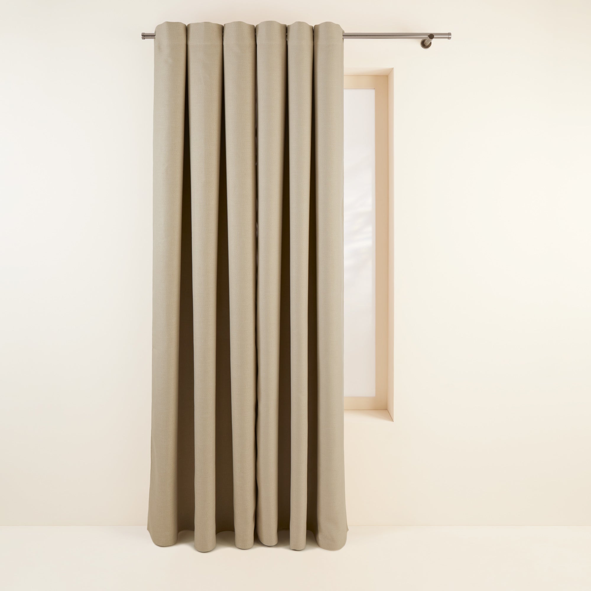 Occultant à oeillets LINA 145x280 cm Beige clair (photo) Occultant à oeillets LINA 145x280 cm Beige clair