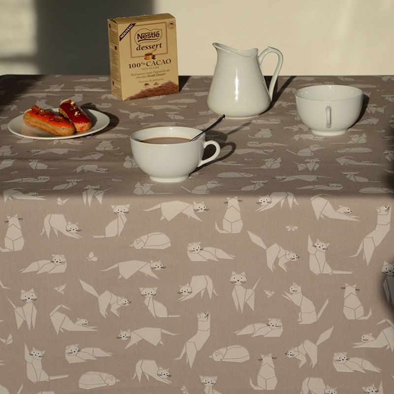 Nappe enduite ovale 160 x 200 cm taupe