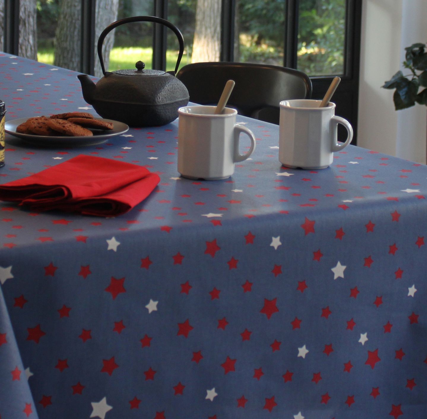 Nappe enduite carrée 160 x 160 cm bleu Nappe enduite carrée 160 x 160 cm bleu