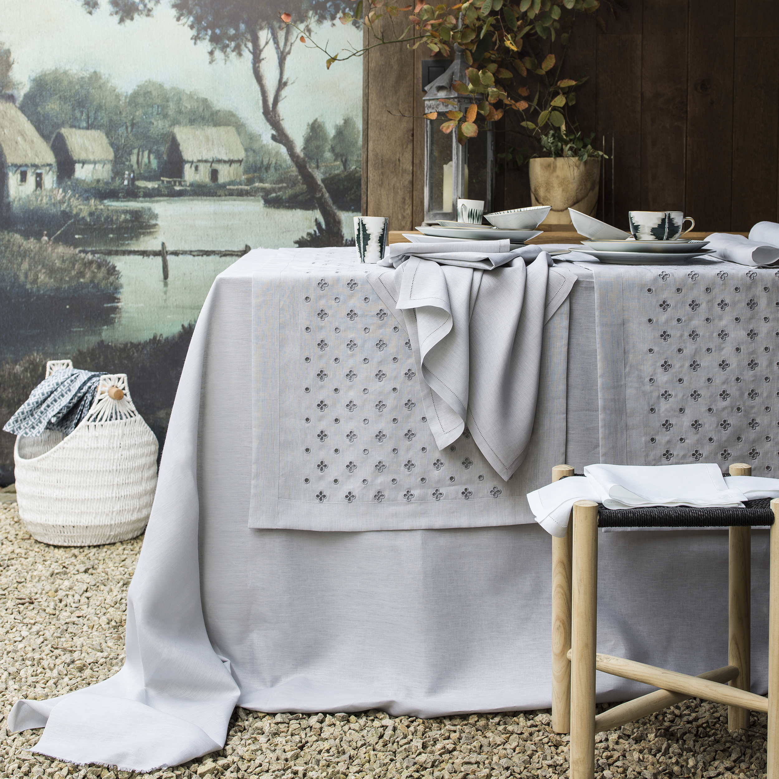Nappe en lin gris 170x170 (photo) Nappe en lin gris 170x170