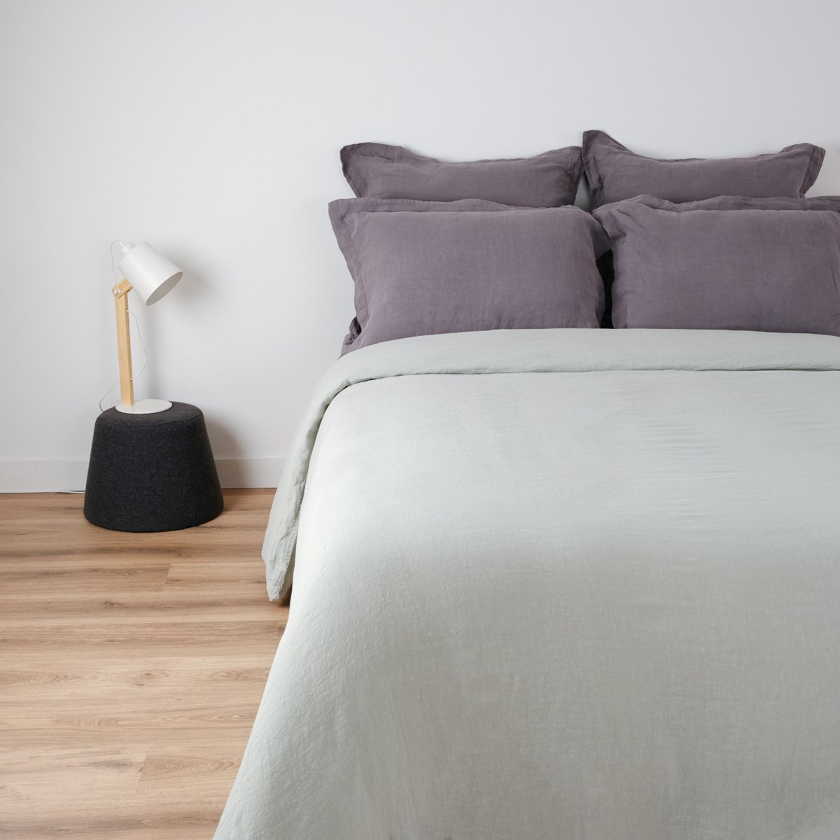 Housse de couette naturelle en lin gris clair 240x260 cm Housse de couette naturelle en lin gris clair 240x260 cm
