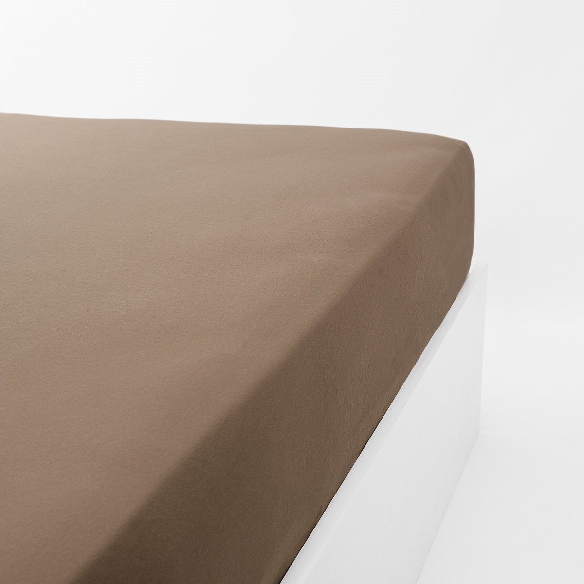 Drap housse jersey extensible en coton marron 80x200 cm Drap housse jersey extensible en coton marron 80x200 cm